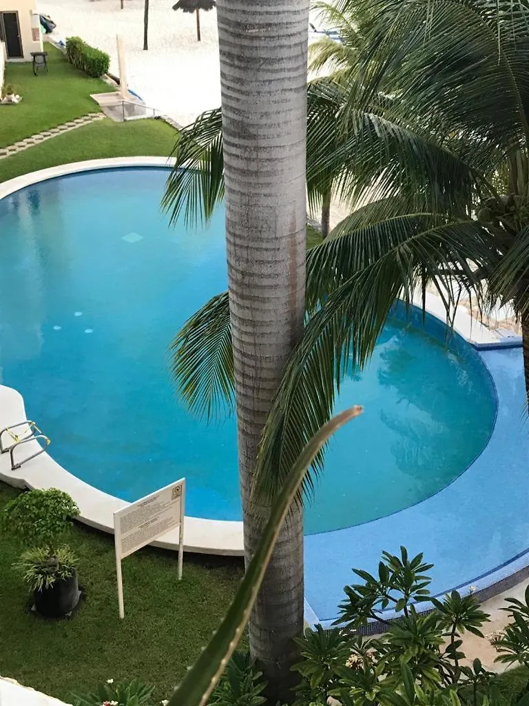 Front Beach Private Room With Shared Bathroom Cancún 0*,
