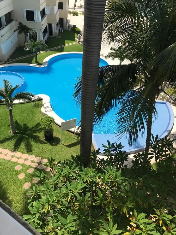Apartamento Front Beach Private Room With Shared Bathroom Cancún