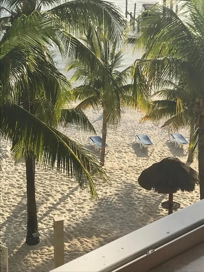 Apartment Front Beach Private Room With Shared Bathroom Cancun Mexico