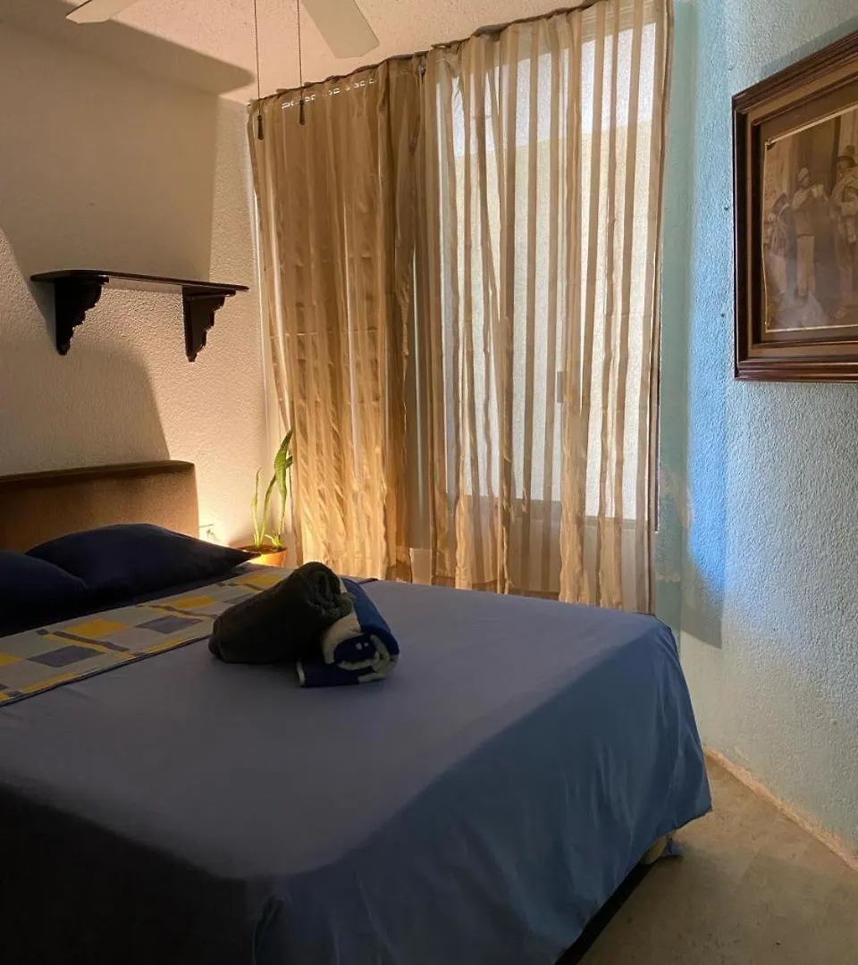 Front Beach Private Room With Shared Bathroom Cancún Apartamento