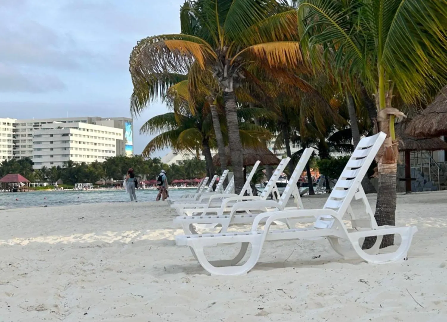 Apartment Front Beach Private Room With Shared Bathroom Cancun